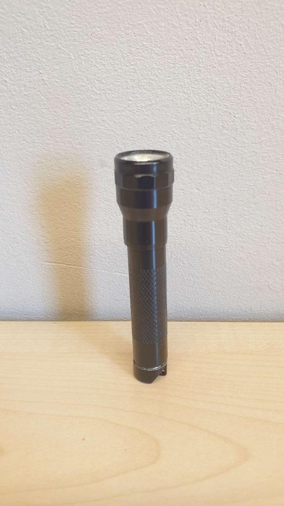 Mini zaklamp pillamp, H 8,2cm, diam 1,5cm, AAA batterij 1,5V, Caravans en Kamperen, Zaklampen, Ophalen, Batterij