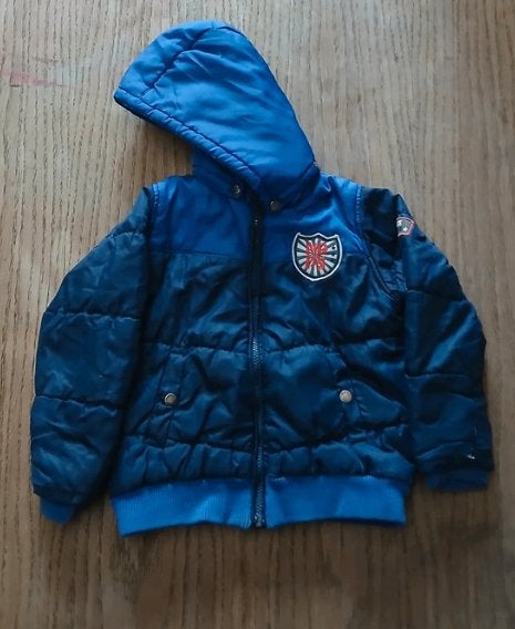 Blauwe gewatteerde Noppies jas met afneembare kap – Maat 104, Kinderen en Baby's, Gebruikt, Ophalen of Verzenden, Jongen, Noppies