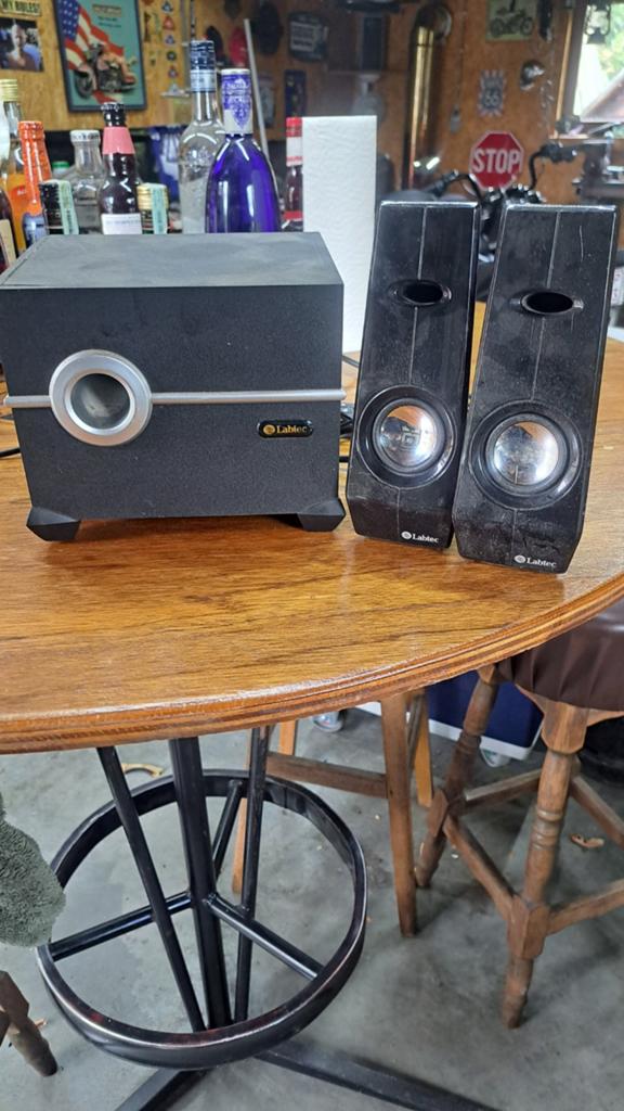 Computerspeakers, Enlèvement, Haut-parleurs