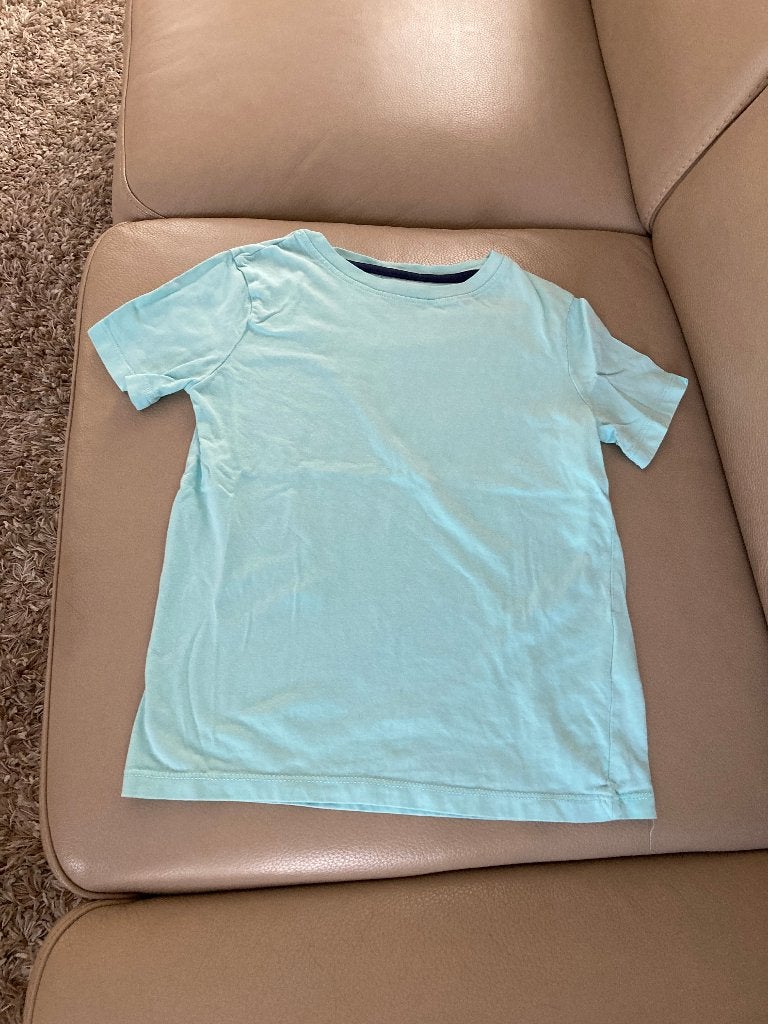 Groen t-shirt, H&M, 122-128, H&M, Ophalen of Verzenden, Zo goed als nieuw, Shirt of Longsleeve