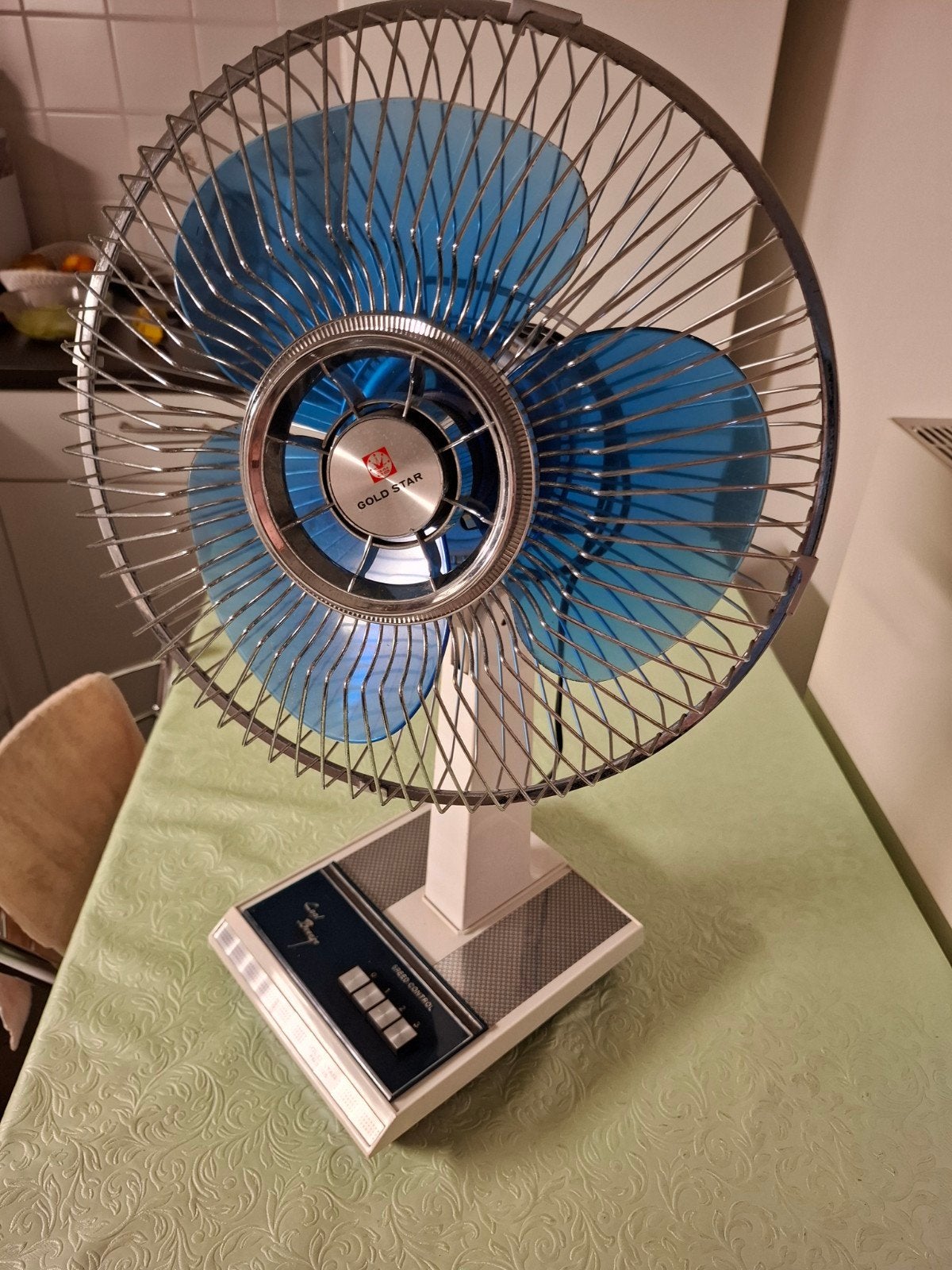 Retro tafel ventilator. Sterk en stevig. Metaal bouwjaar ein, Elektronische apparatuur, Ventilatoren, Ophalen, Gebruikt, Tafelventilator