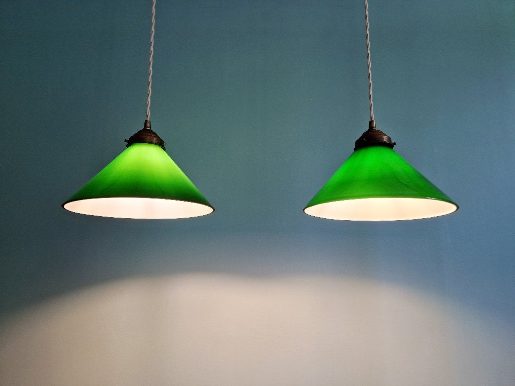 Paar kegelvormige groene opaline hangers, Ophalen of Verzenden