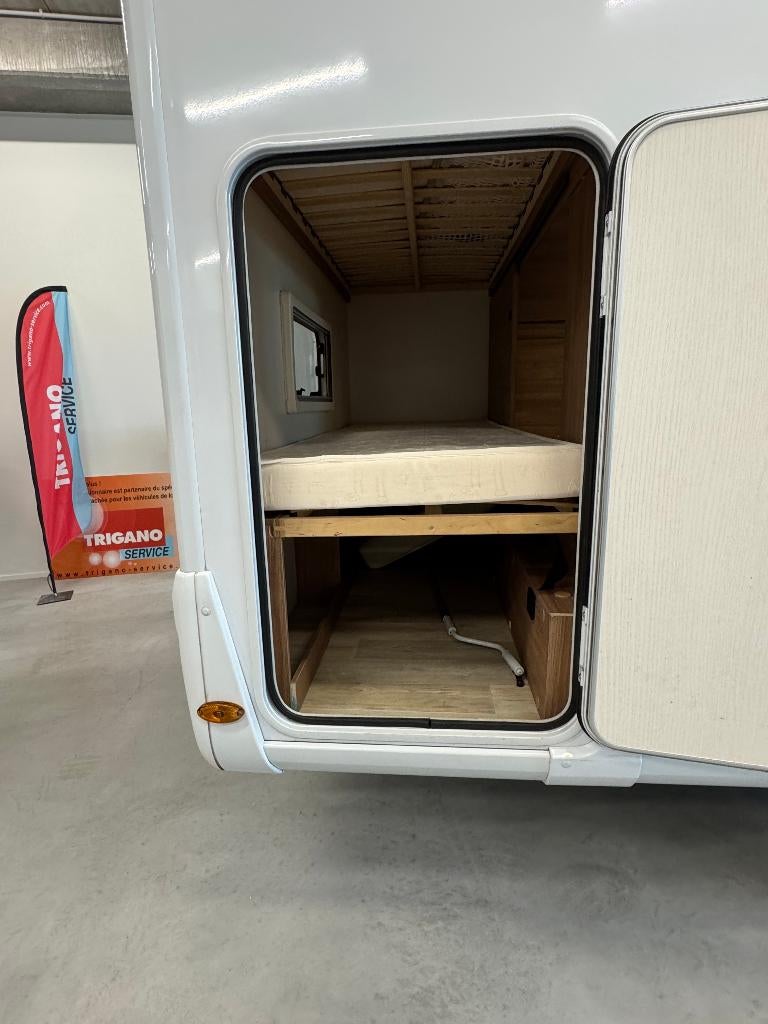 Pilote P 696 S Expression, Caravanes & Camping, Camping-cars, Siège de train, Réservoir d'eau usée, 6 à 7 mètres, Entreprise