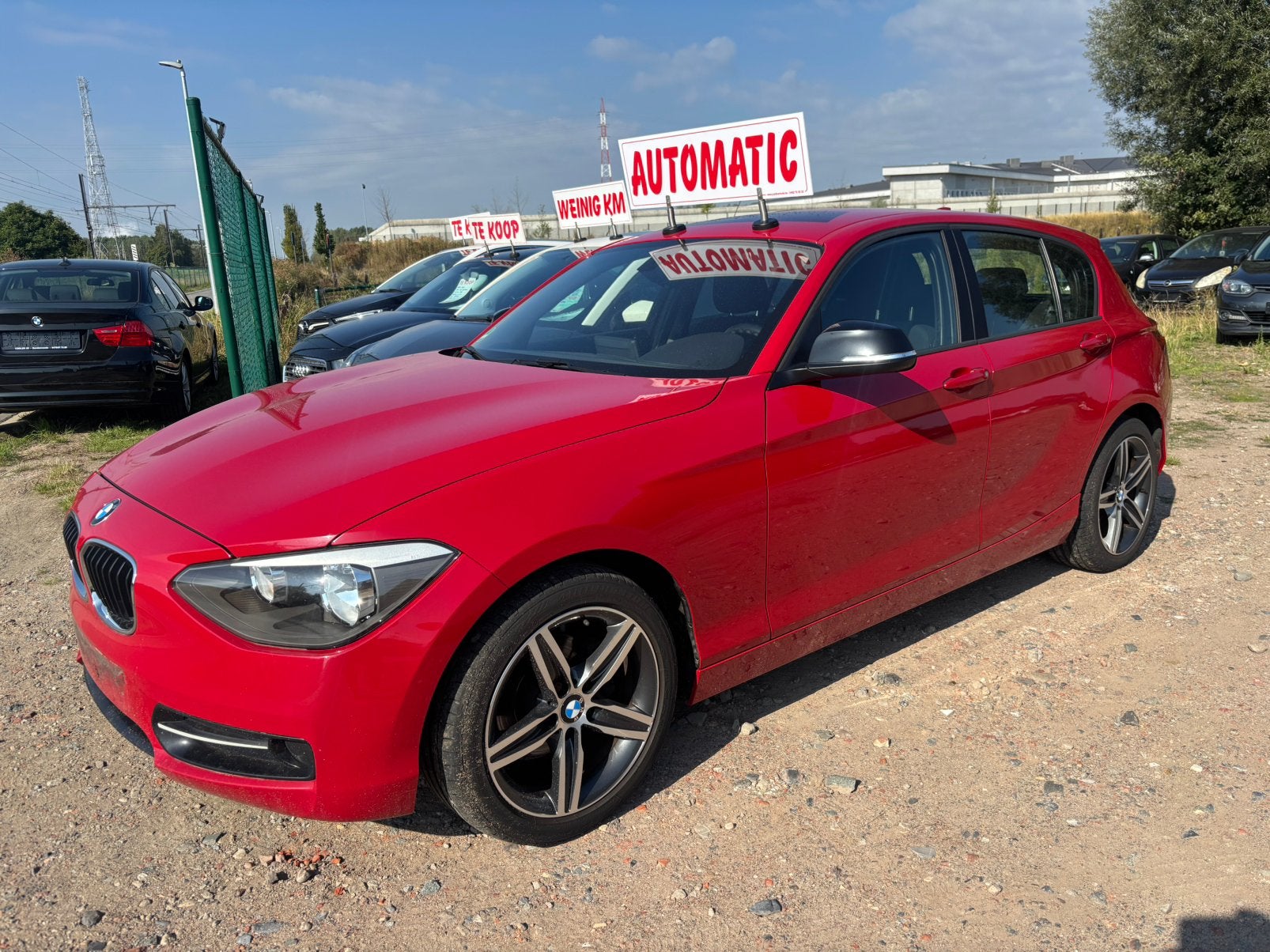 Zeer mooie BMW 118 D AUTOMAAT met maat 111000 km en garantie, Auto's, Zwart, 4 cilinders, 5 deurs, https://public.car-pass.be/vhr/4ef90ed7-6676-4013-8233-27dca03047b2