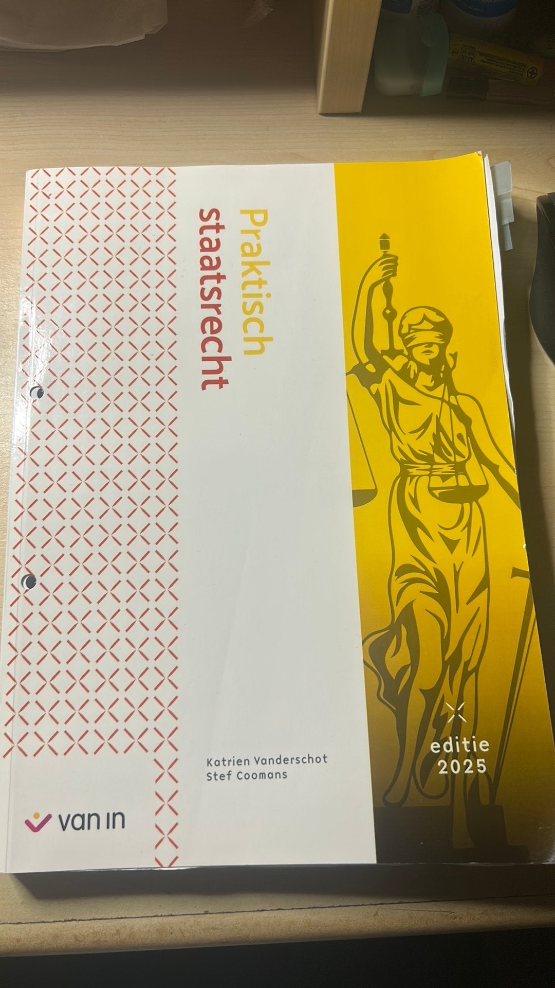 Droit constitutionnel pratique 2025, Livres, Enlèvement ou Envoi, Utilisé, Van In