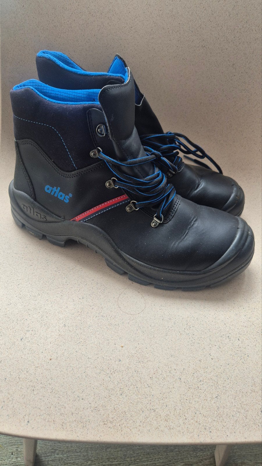 nieuwe werkschoenen nr 44., Ophalen