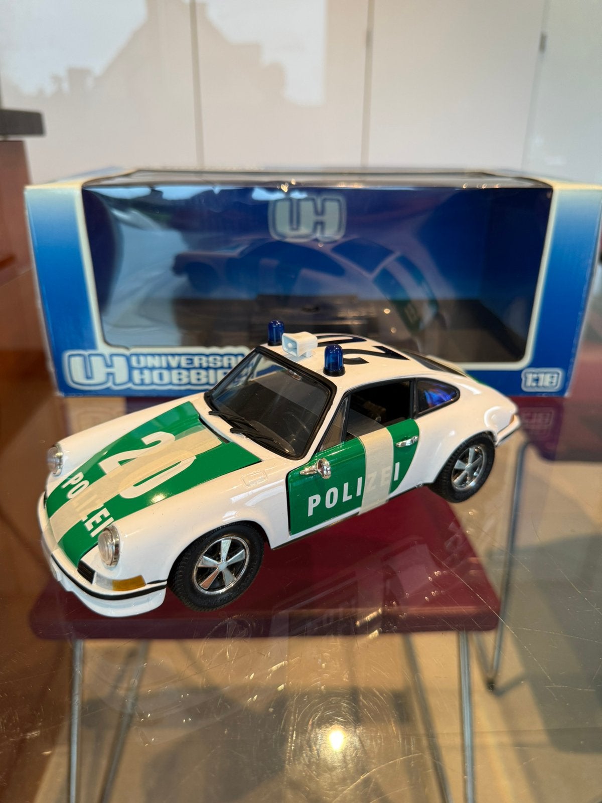 18 superbe Porsche 911 2.4 L (« Polizei »)Universal Hobbies, Enlèvement ou Envoi, Comme neuf, Voiture, Autres marques