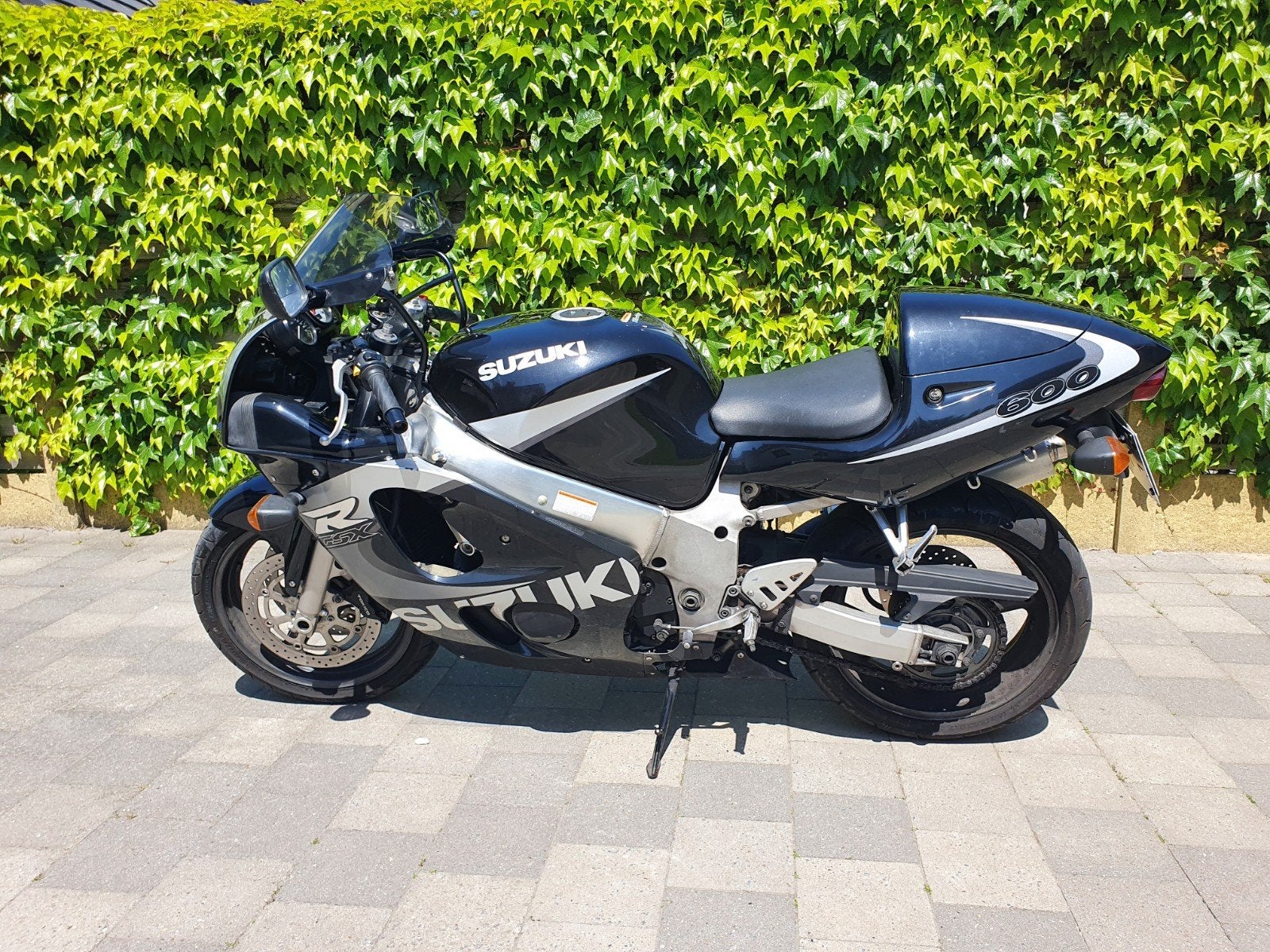 Suzuki GSX-R600 SRAD, Motos, Motos | Suzuki, 600 cm³, Occasion, Plus de 35 kW, Échappement sport