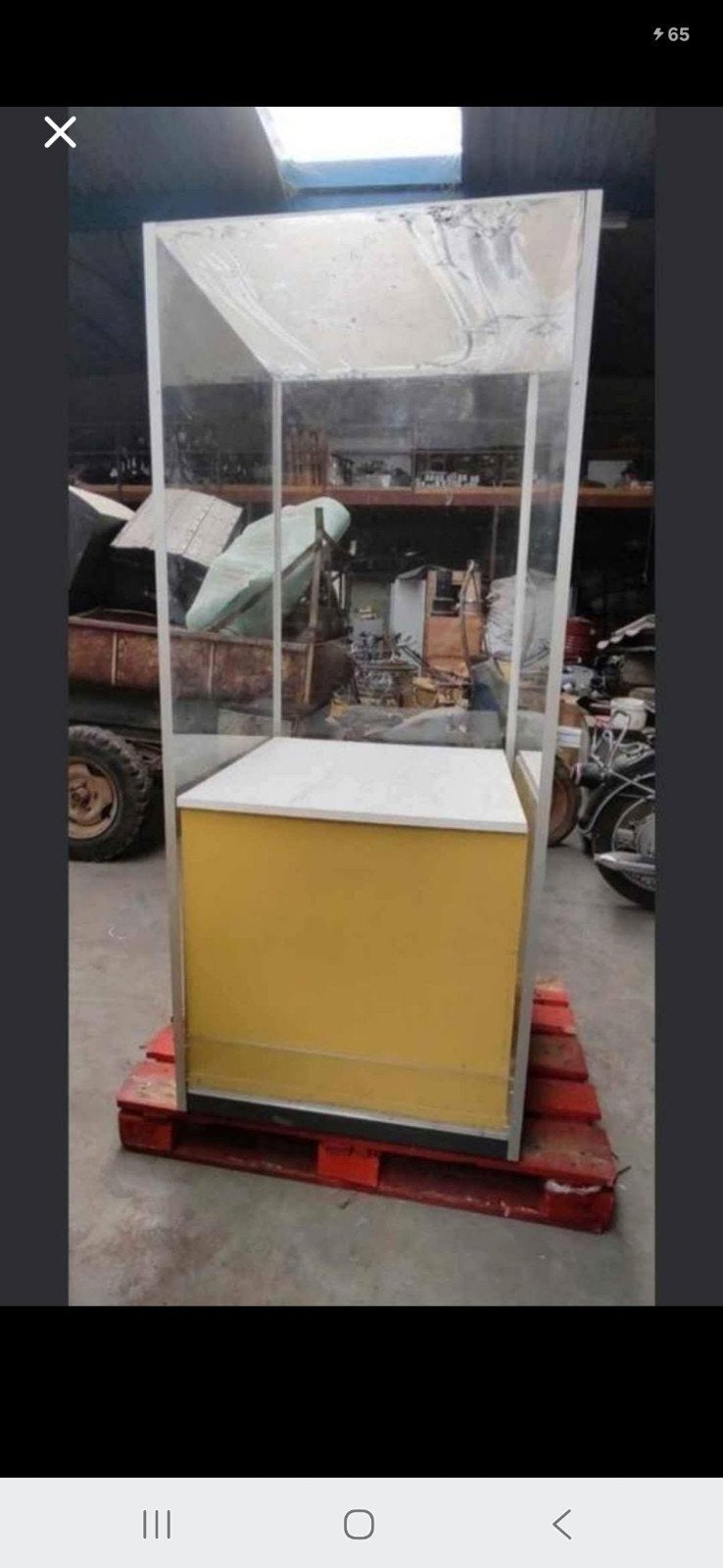 Vitrine, vitrine de présentation, salle d'exposition, présen, Enlèvement