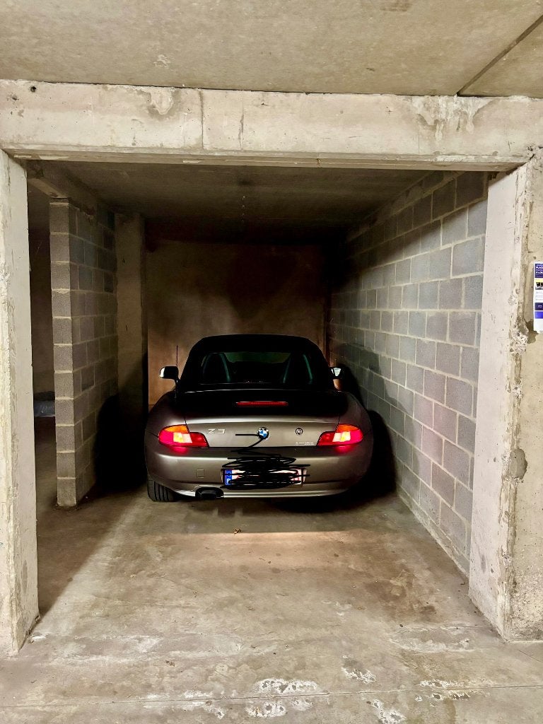 Garage sécurisé à louer, Bruxelles
