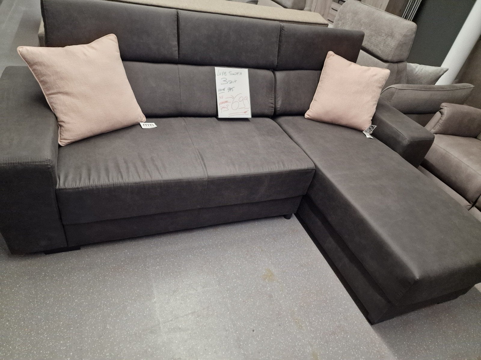 hoeksalon 699 €, Ophalen