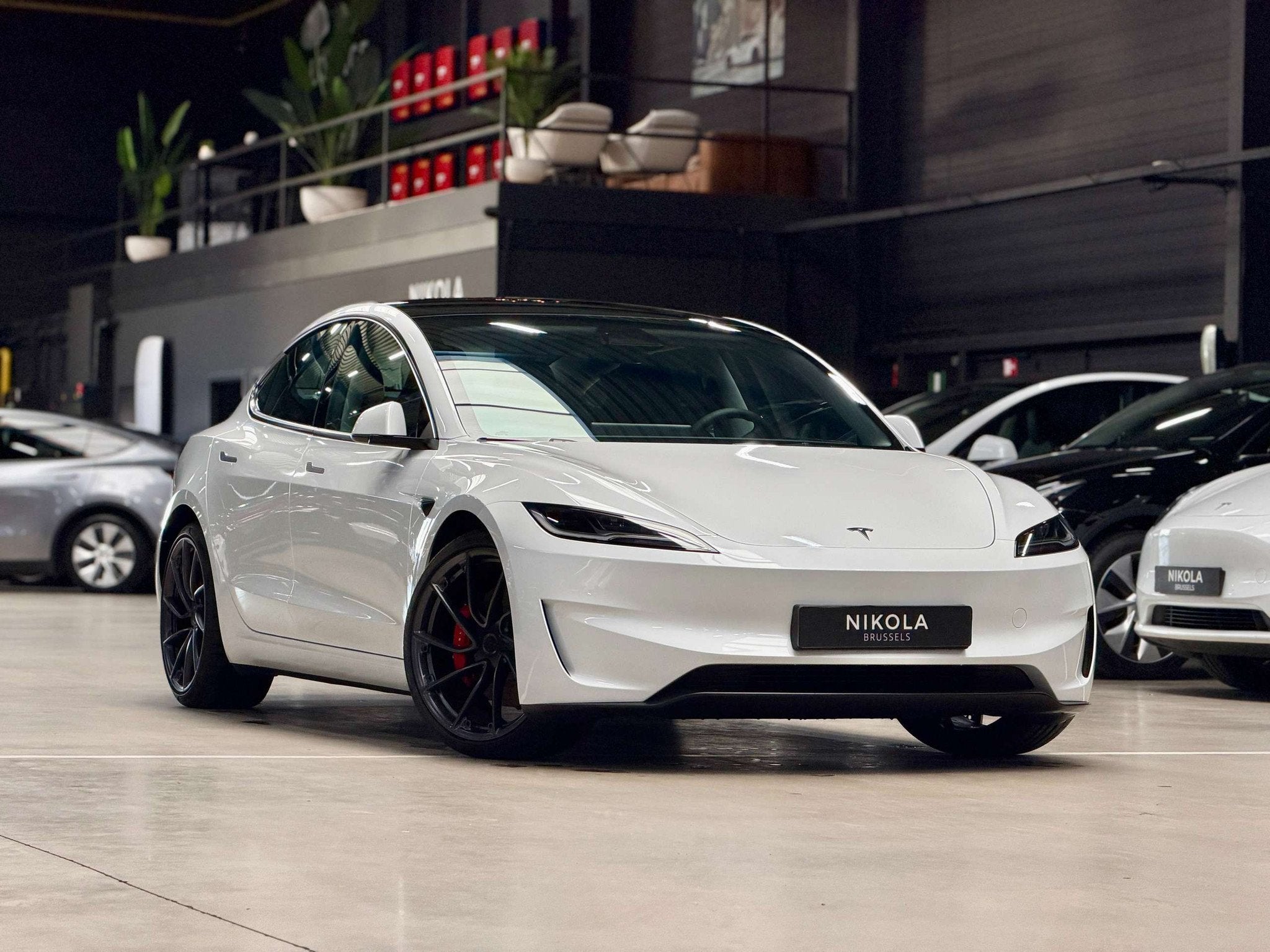 Tesla Model 3 HIGHLAND - PERFORMANCE - LOW MILEAGE - 20" WAR, Autos, Phares entièrement LED, Achat, 375 kW, Noir