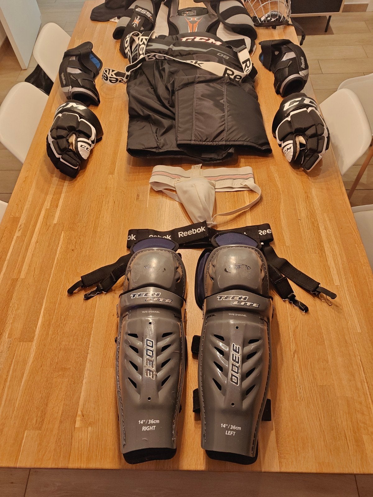volledige ijshockey uitrusting, Enlèvement, Utilisé