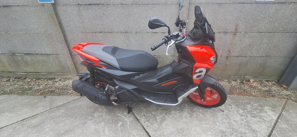 Aprilia SR GT 125 sport, Scooter, Occasion, Particulier, 125 cc