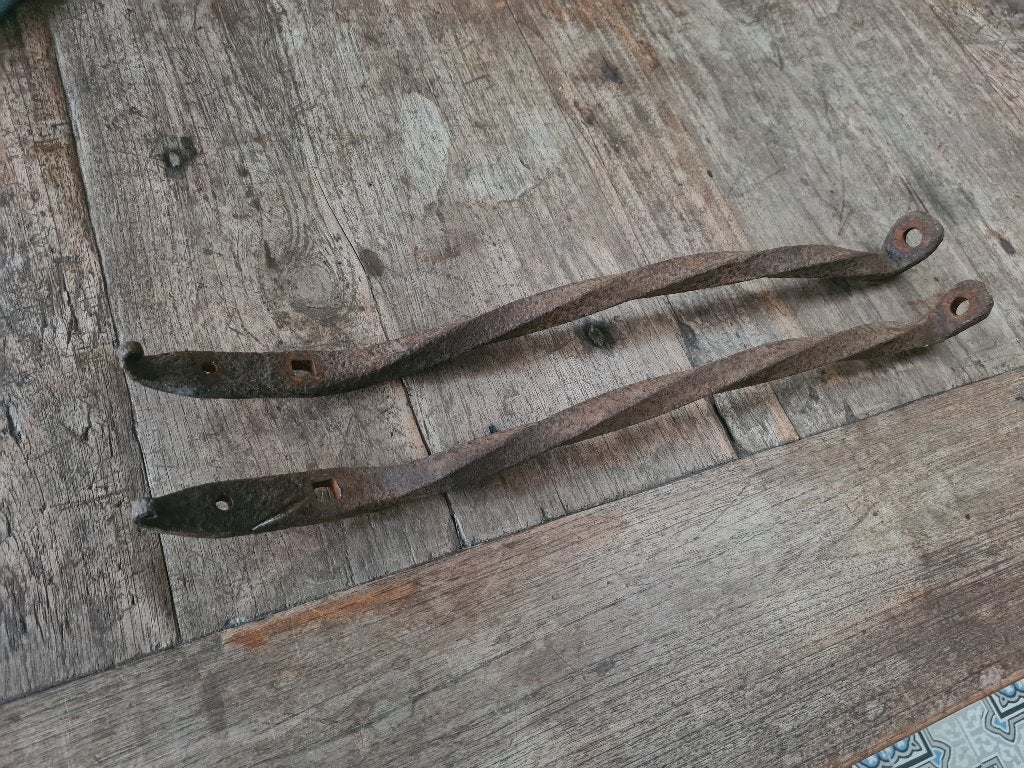 2 oude smeedijzeren steunen Lang 50 cm, Enlèvement
