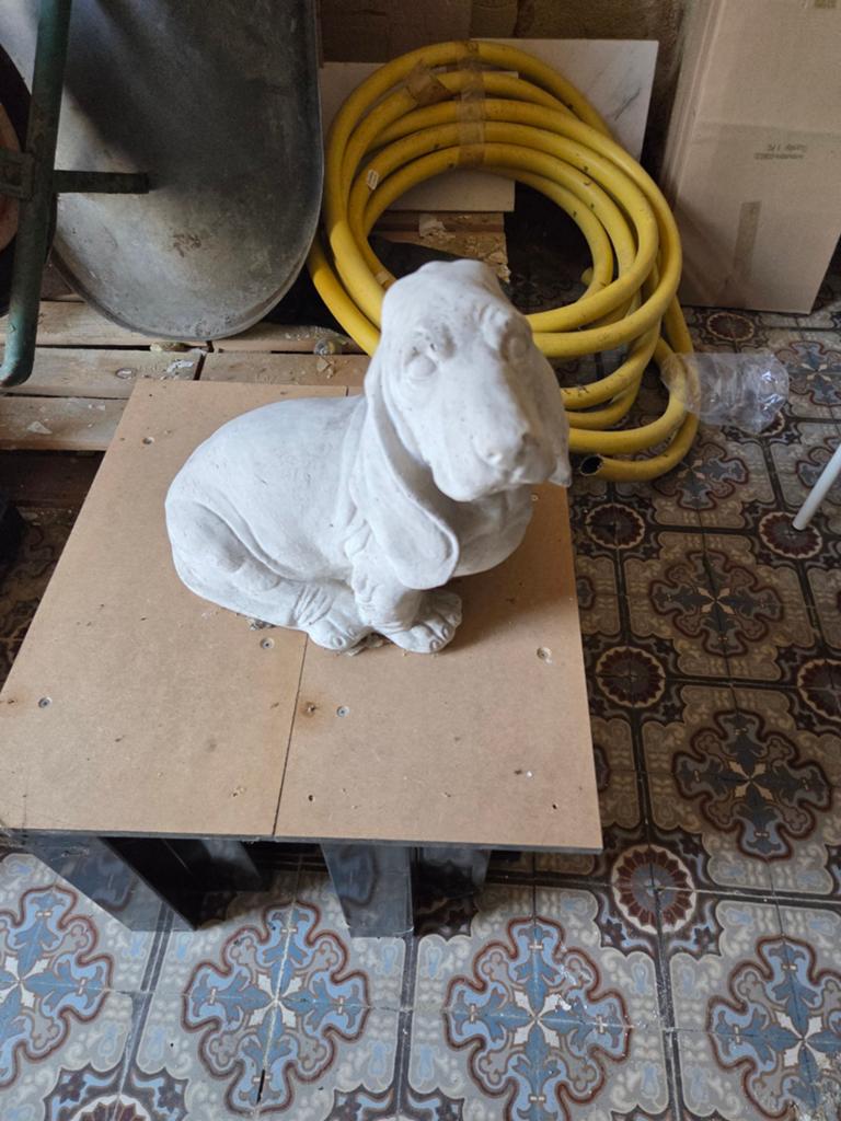 Beeld hond, Tuin en Terras, Tuinbeelden, Ophalen, Zo goed als nieuw, Beton, Dierenbeeld