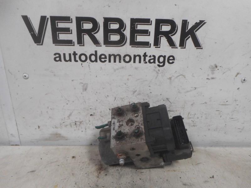 ABS POMP Opel Corsa C (F08 / 68) (09127108), Gebruikt, Opel