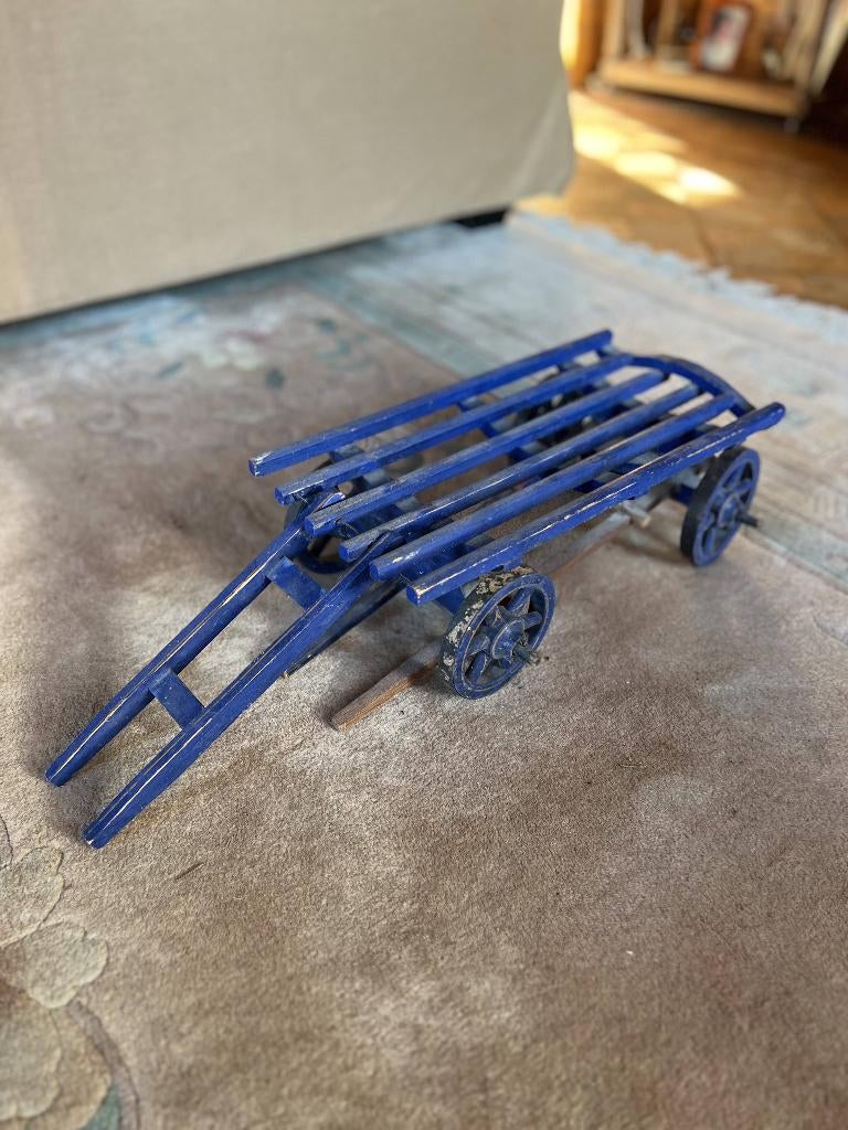 Chariot miniature, Enlèvement