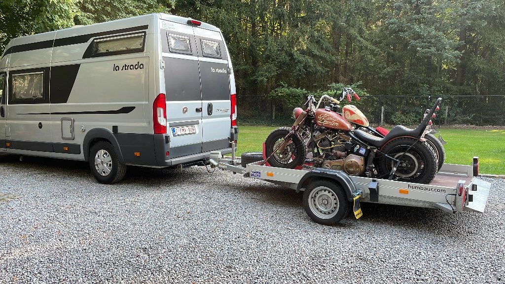 Motor trailer Humbaur   Te Huur, Enlèvement, Comme neuf