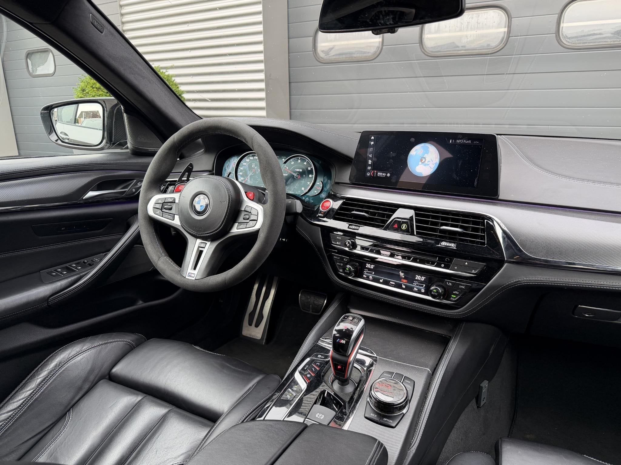BMW M5 5-Serie (automatique), Autos, Cuir, 4395 cm³, Entreprise, 2000 kg