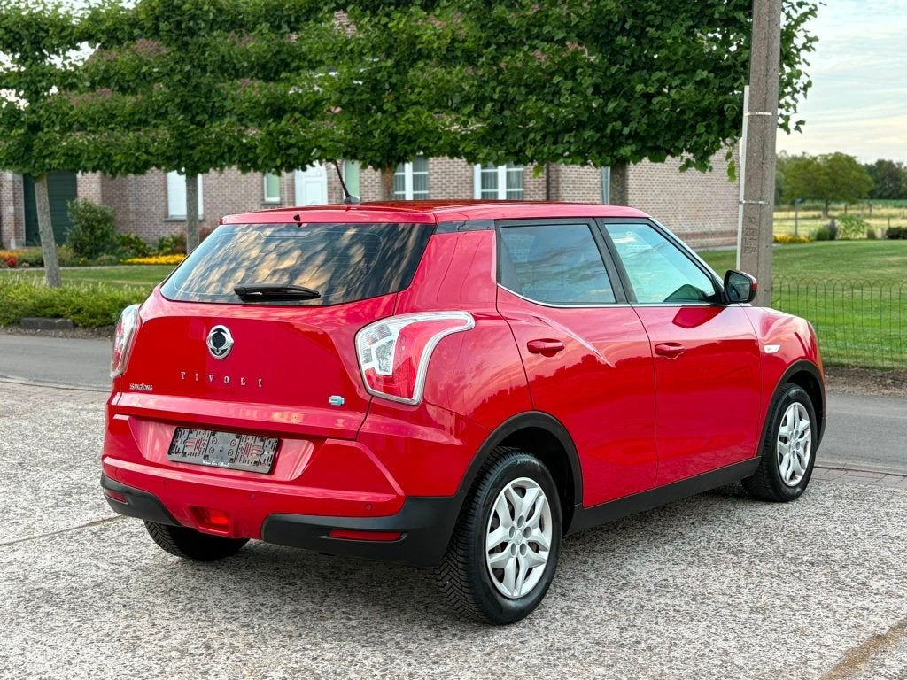 Ssangyong Tivoli Urban 1.6D Euro6b Airco Cruise Zo meepakken, Auto's, Monovolume, Te koop, Parkeersensor, Euro 6