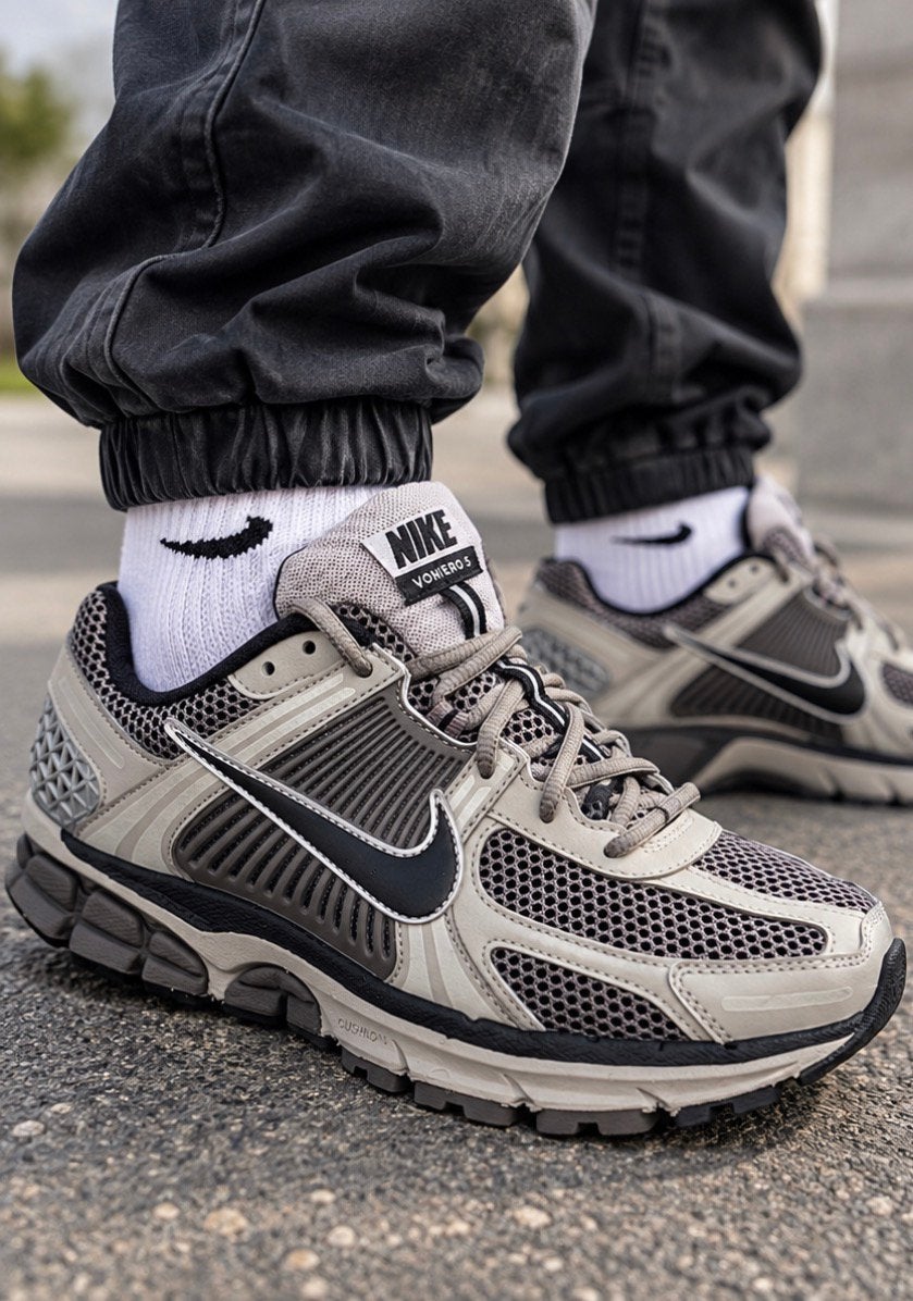 Nike Sportswear zoon vomero 5, Autres couleurs, Comme neuf, Baskets, Envoi