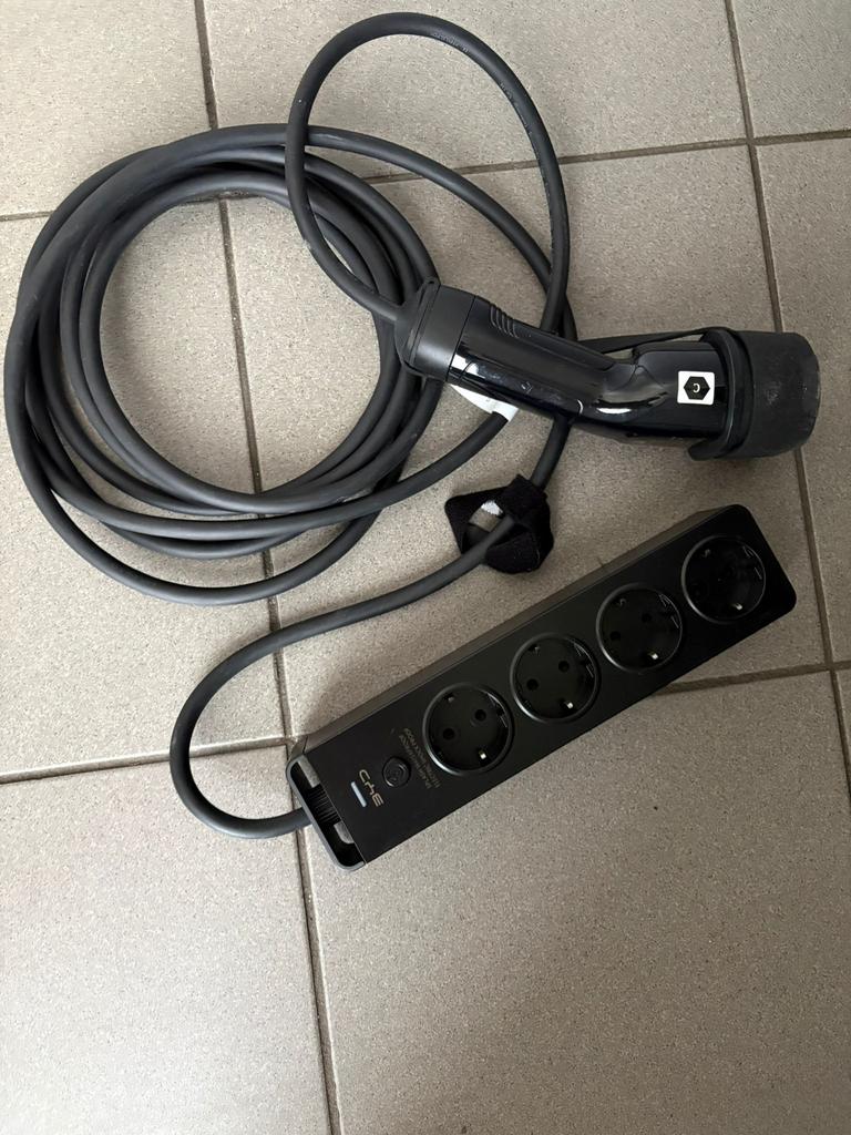 Adaptateur BYD V2L (véhicule-charge), Enlèvement, Comme neuf