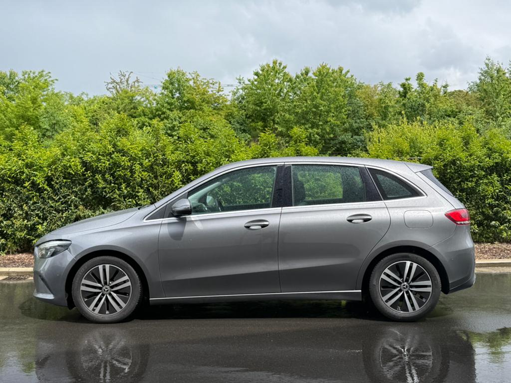Mercedes B200 CDI - 2 Liter - Automaat / 2021 Sfeer BTWin, Auto's, Mercedes-Benz, Automaat, Monovolume, Bedrijf, Diesel