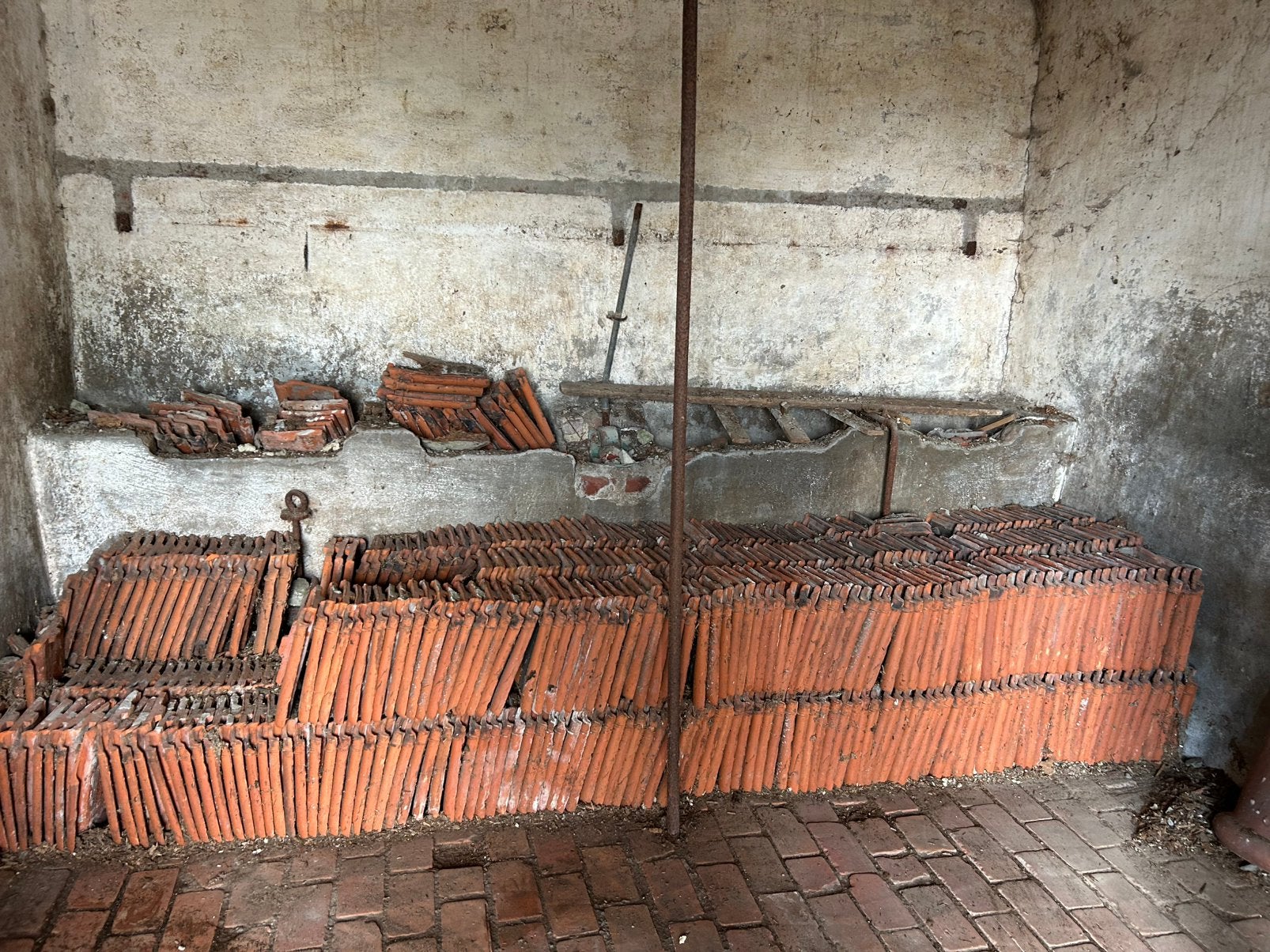 ~ 600 dakpannen Sterreberg Pottelberg Courtrai lalys marcke, Doe-het-zelf en Bouw, Dakpannen en Dakbedekking, Ophalen, Gebruikt