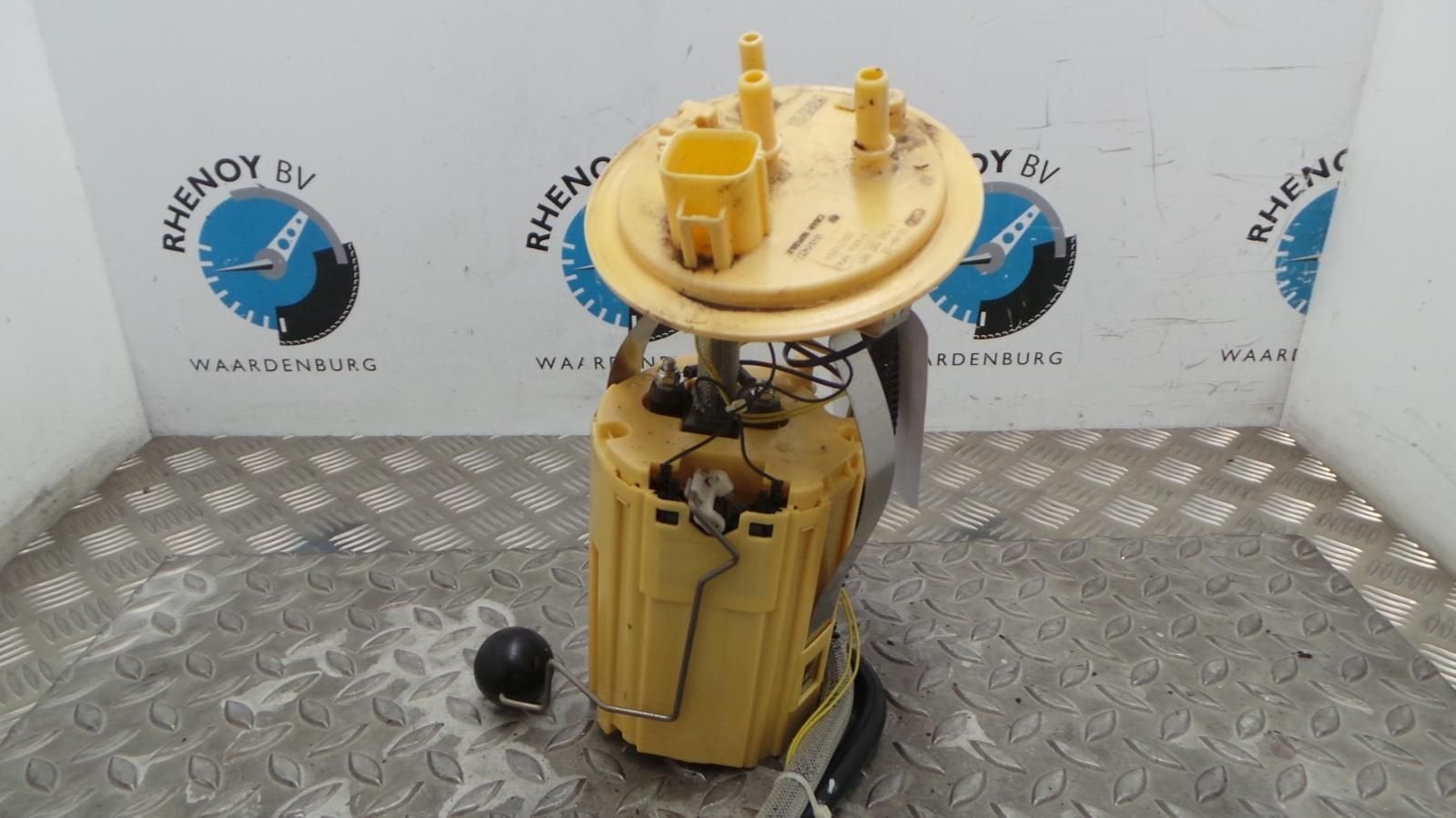 VOLVO XC90 BRANDSTOF POMP VOOR DE INJECTOR 30671066 2006, Ophalen of Verzenden, Gebruikt, ARN erkend