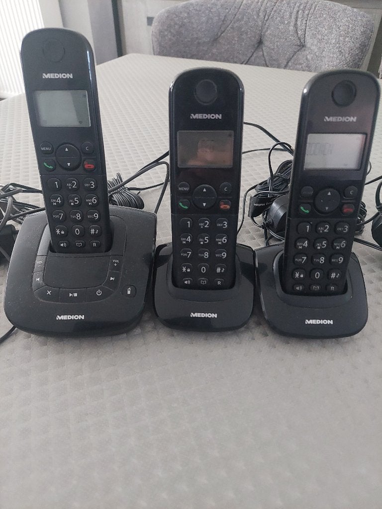 Telefoonset van 3, Elektronische apparatuur, Ophalen, Zo goed als nieuw