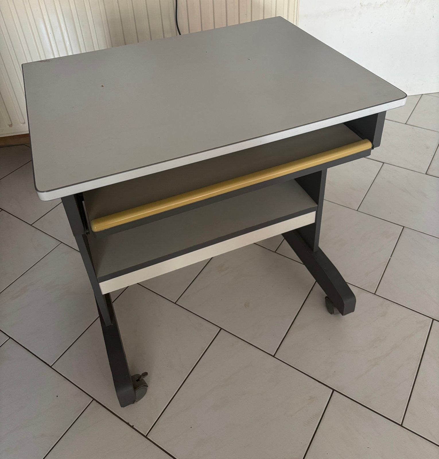 Bureau, Enlèvement, Utilisé, Gris