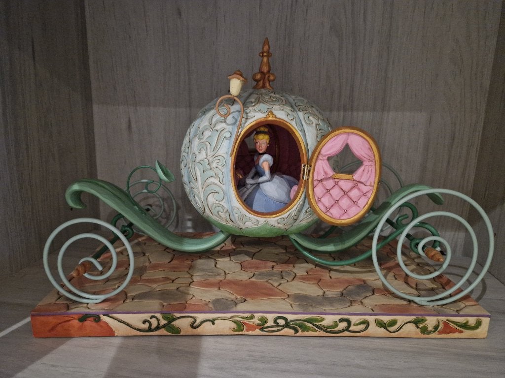 Disney traditions met doos, Ophalen of Verzenden, Assepoester of Belle, Zo goed als nieuw, Beeldje of Figuurtje