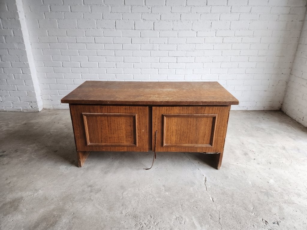 Meuble bas en bois massif, Maison & Meubles, Enlèvement
