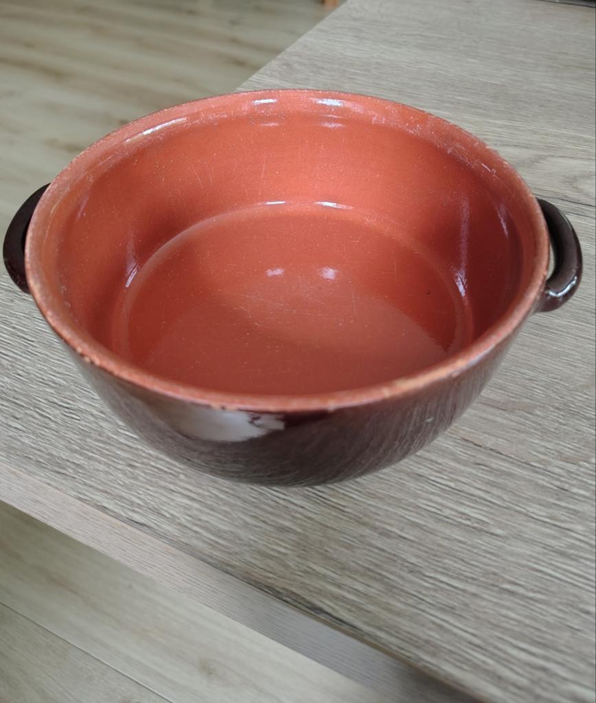 Aarden pot met oortjes, Ophalen