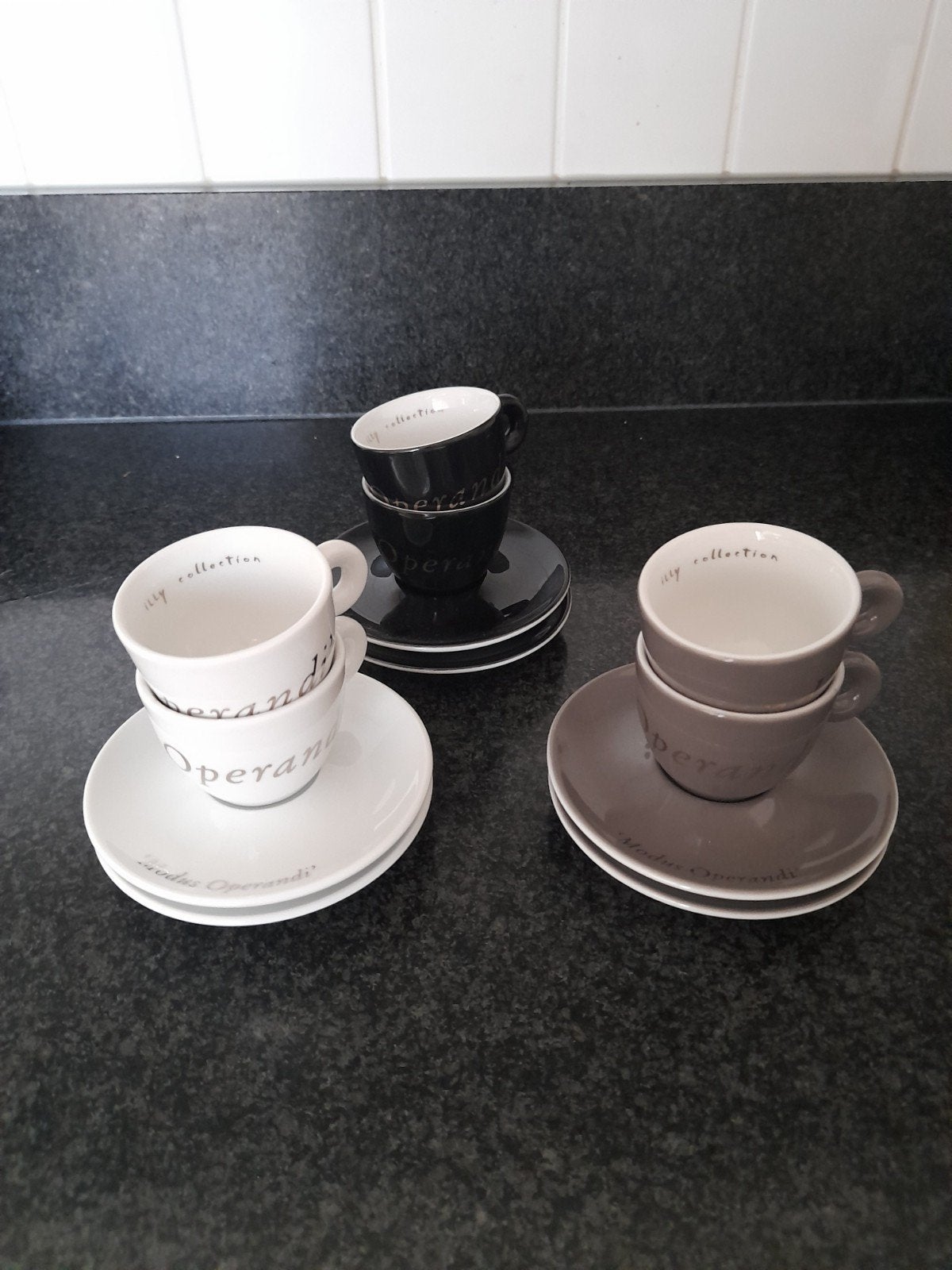 Illy servies met serienummer, Ophalen of Verzenden