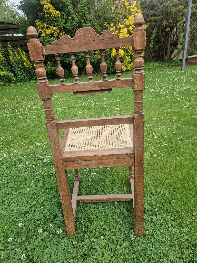 Chaises anciennes, Enlèvement