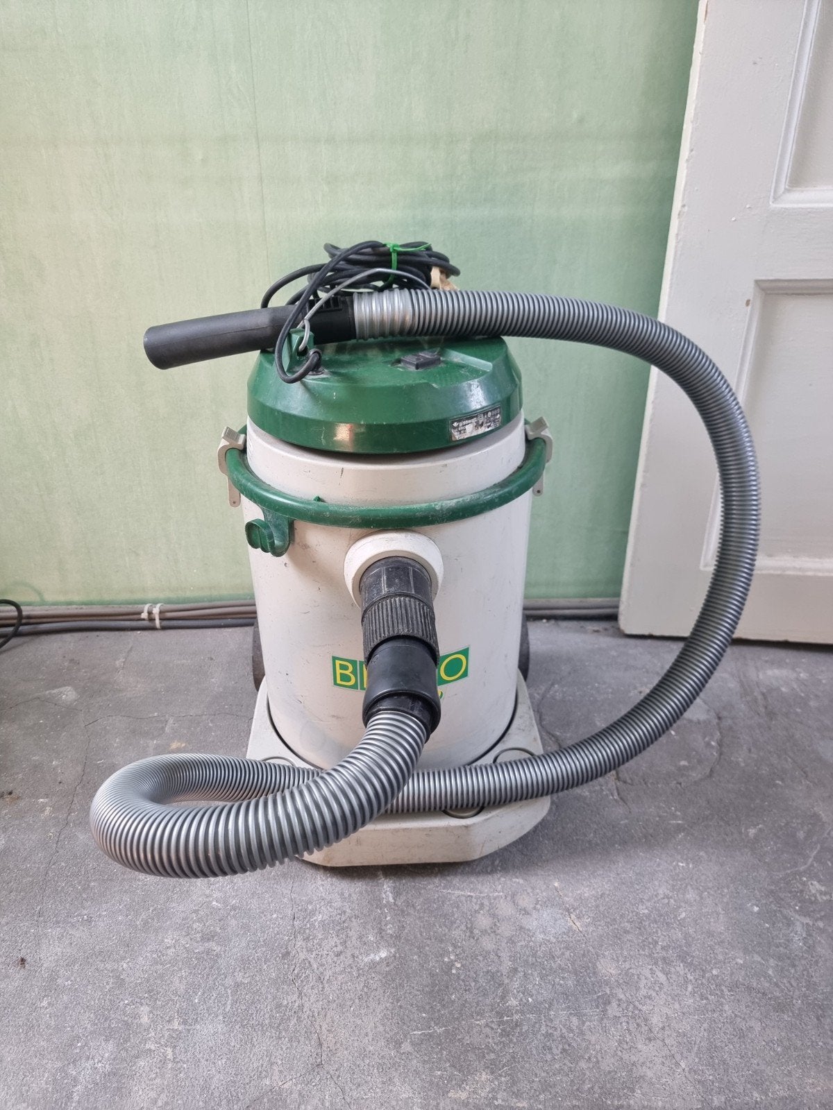 Aspirateur brico 220P, Enlèvement, Makita