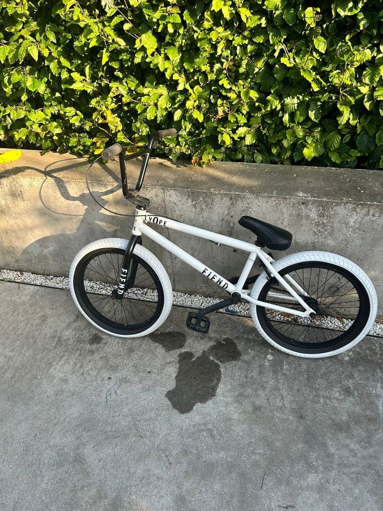 Fiend BMX 22" inch - wit en in goede staat, Enlèvement, Utilisé, 20 à 24 pouces, FIEND