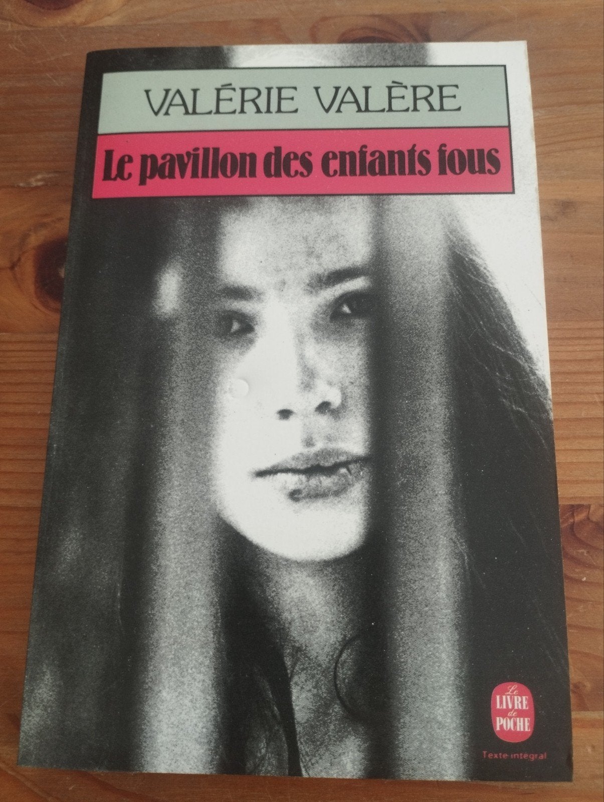 Valérie Valère Le Pavillon des enfants fous, Boeken, Ophalen of Verzenden