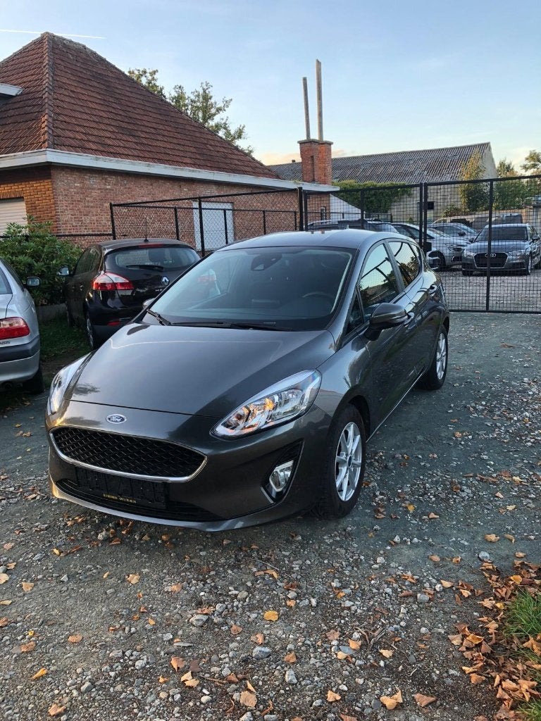 Ford Fiesta 1100 benzine 2021 met 55750 km, Auto's, Dealer onderhouden, Stof, 5 deurs, 55 kW