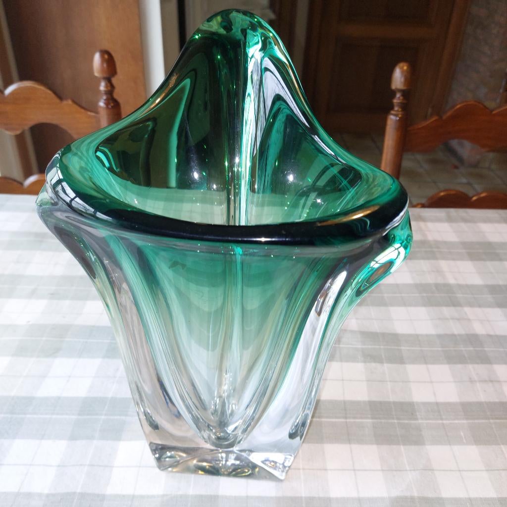 Vase Val Saint-Lambert, Enlèvement