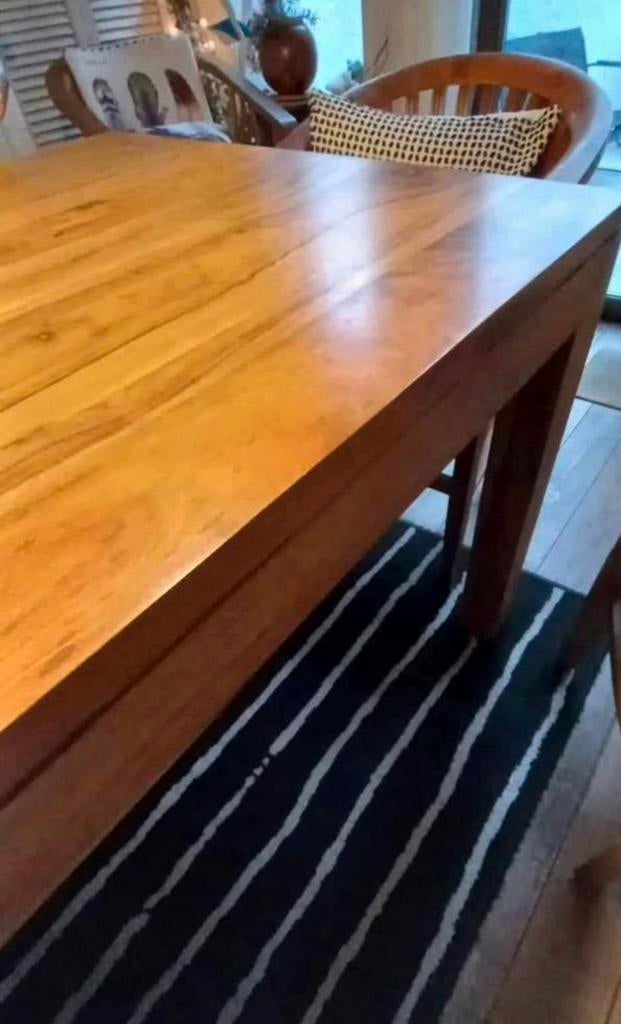 Table en bois exotique, Enlèvement, Comme neuf