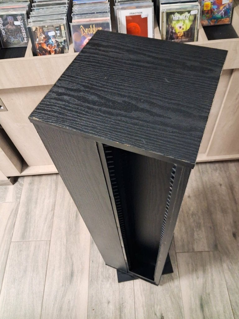 CD-rek / CD-toren (Zwart) – Ruimte voor 240 CD's, Ophalen, 150 discs of meer, Zo goed als nieuw, Cd's