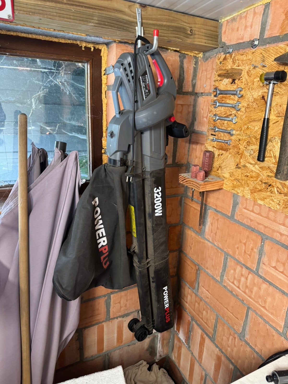 Bladblazer- en zuiger powerplus in goede staat, Tuin en Terras, Ophalen, Zo goed als nieuw