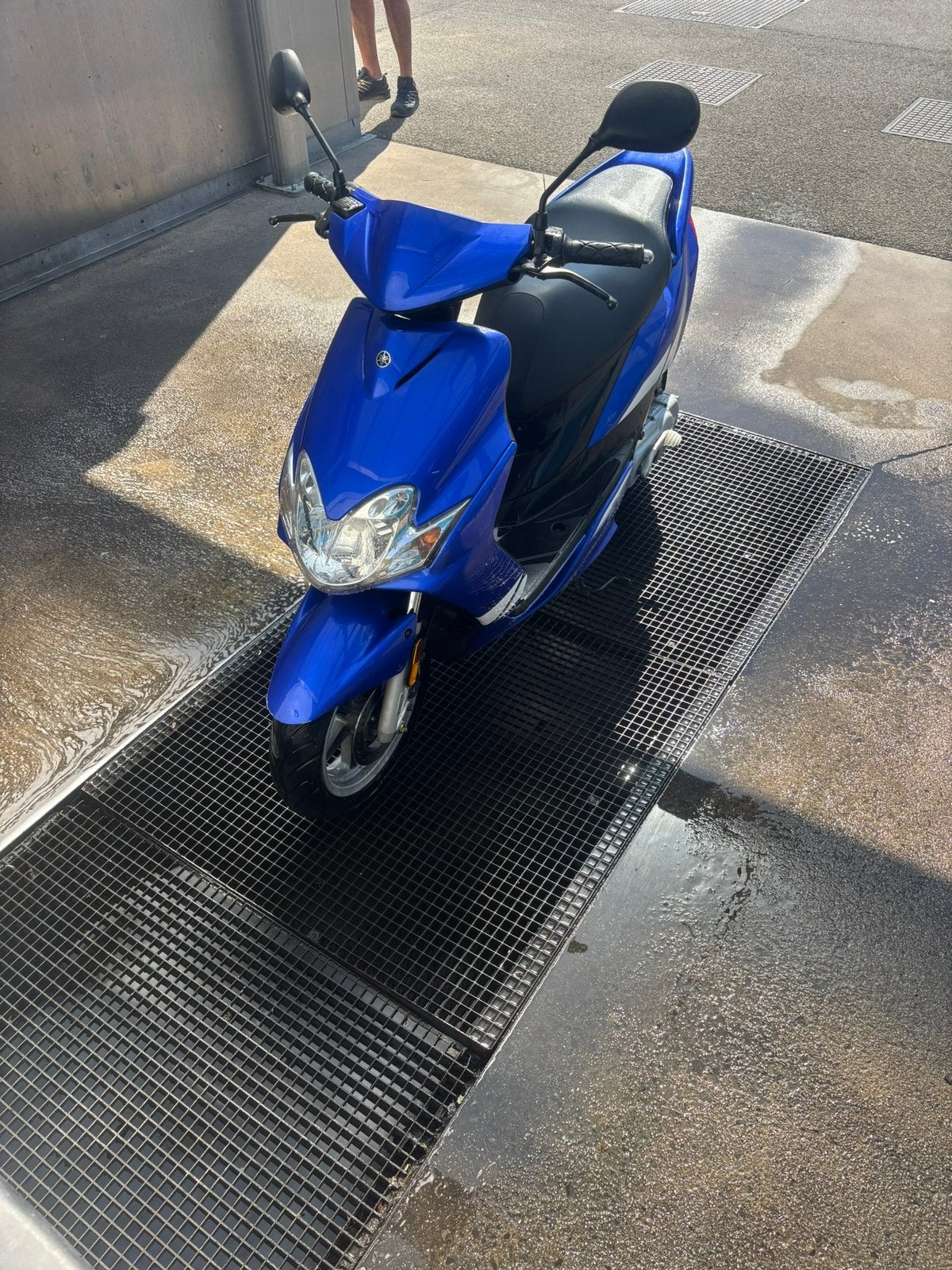 Yamaha jog R 50cc tourne et roule bien, Vélos & Vélomoteurs, Enlèvement, Comme neuf