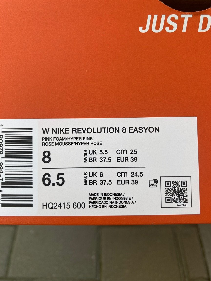 Nike Revolution 8 roze/wit te koop!53£, Nieuw, Ophalen of Verzenden, Overige sporten, Hardloopschoenen
