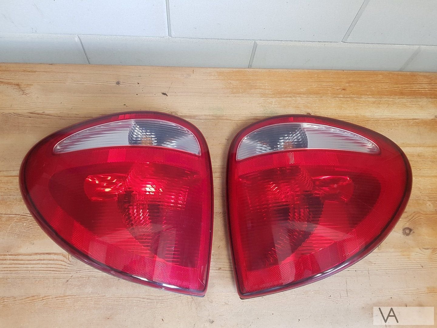 Chrysler Voyager / Town Country set achterlichten USA €100, Utilisé, -, -, Enlèvement ou Envoi