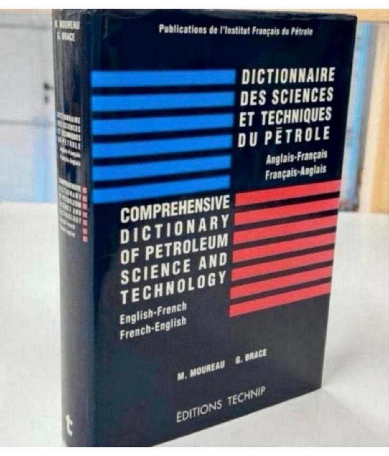 Le dictionnaire sciences pétrolières livre technologie EN-FR, Enlèvement ou Envoi, Comme neuf