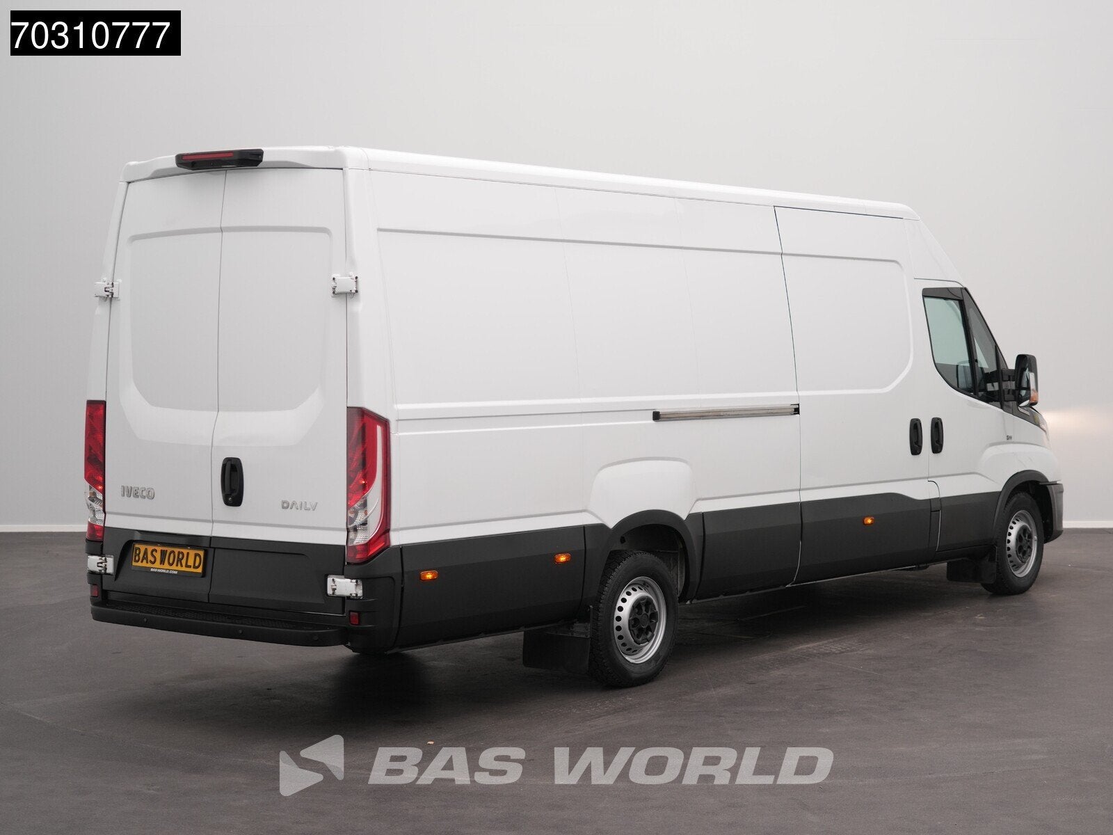 Iveco Daily 35S16 Automaat L3H2 3,5t Trekgewicht Airco Camer, Auto's, Bestelwagens en Lichte vracht, Automaat, Stof, Gebruikt